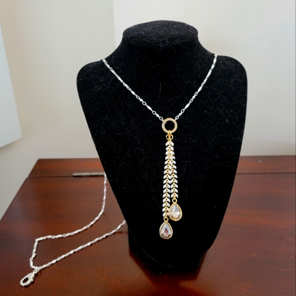 Premier necklace Glisten from 2018 Christmas